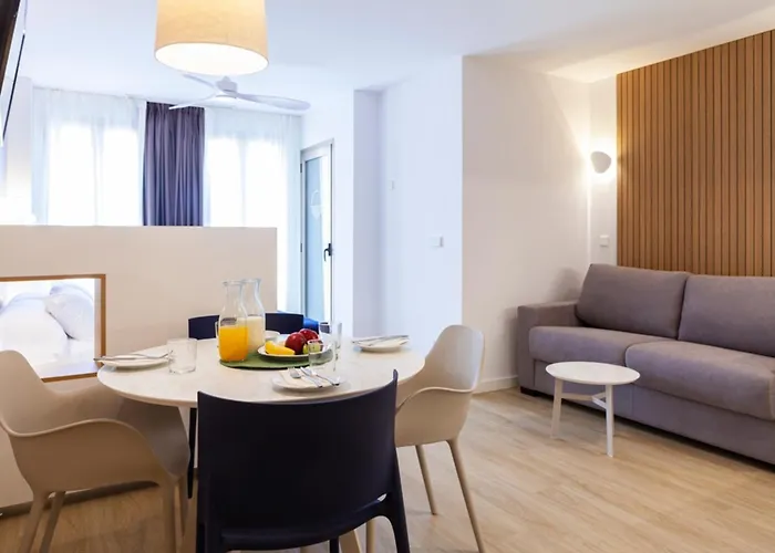 Apartamentos Mayal Con Piscina